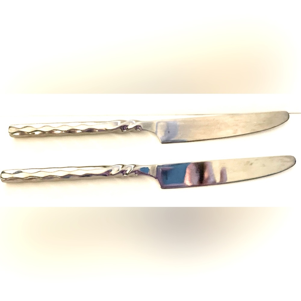 2 HAMPTON SILVERSMITHS KNIVES